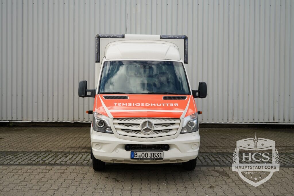 Mercedes Rettungswagen 2
