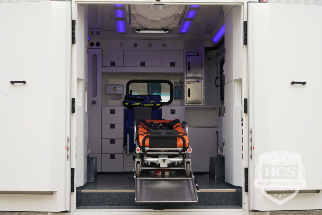 Mercedes Rettungswagen 4
