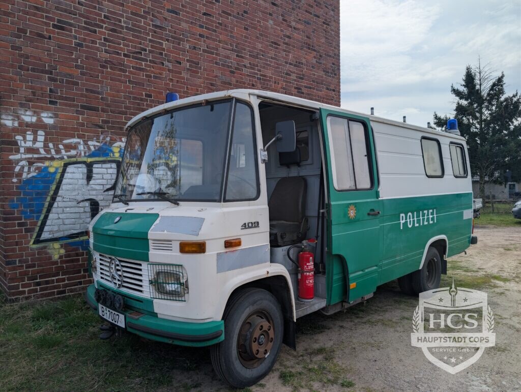 Mercedes GrKW grün alt