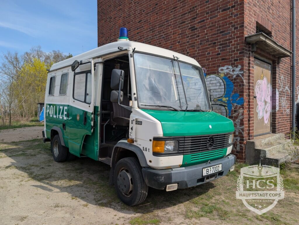 Mercedes GrKW grün neu