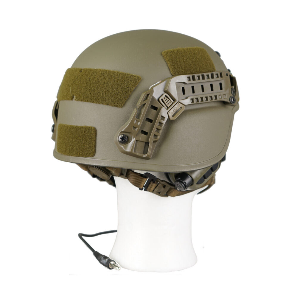 Half cut, grün mit Headset 5