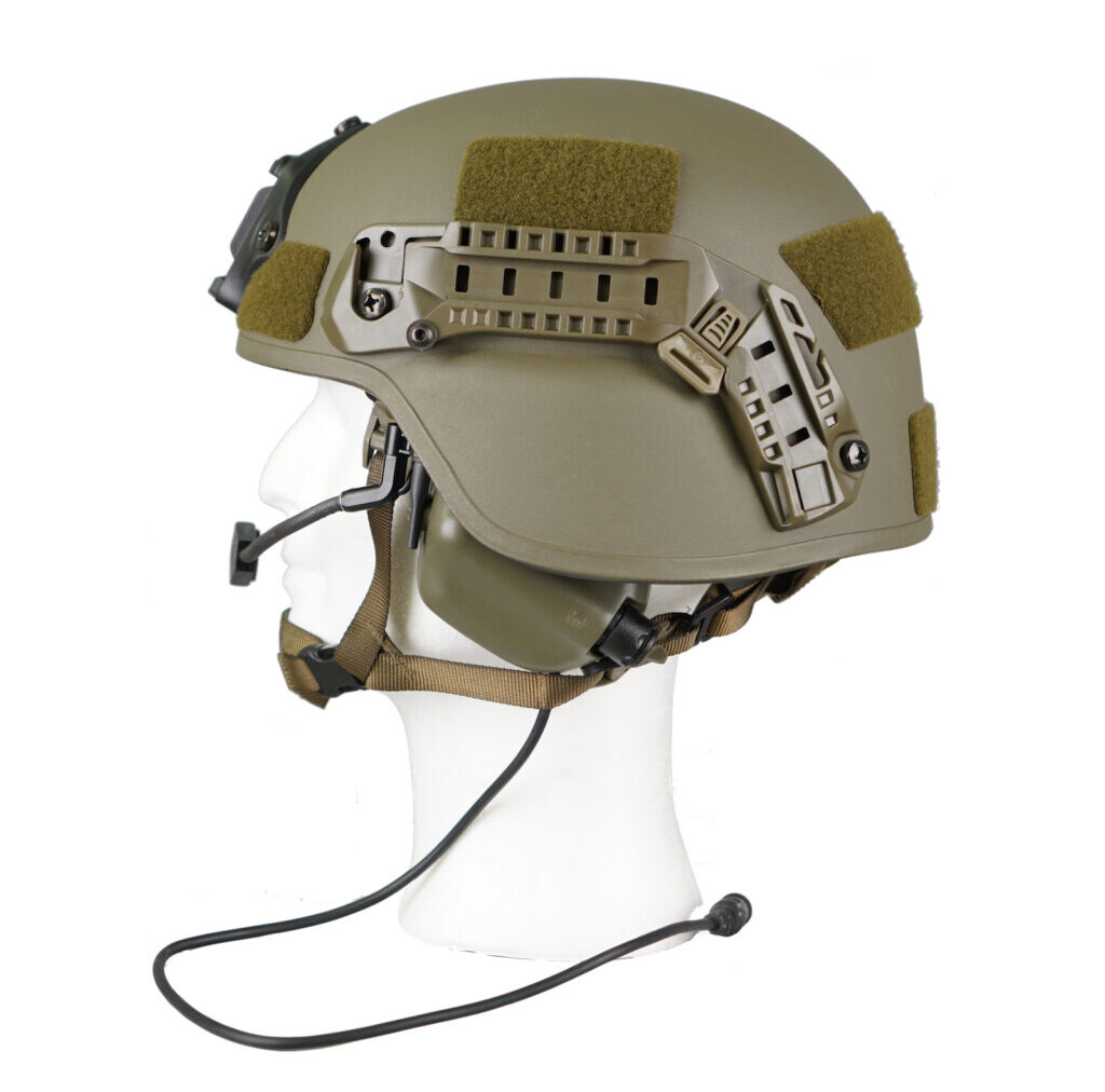 Half cut, grün mit Headset 8