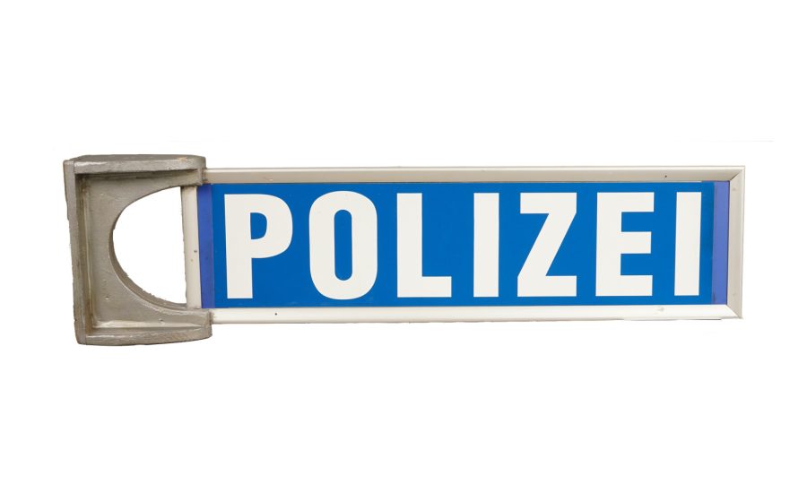 Wandschild – Verkehrslenkung und Zubehör für Film- und Fernsehproduktionen